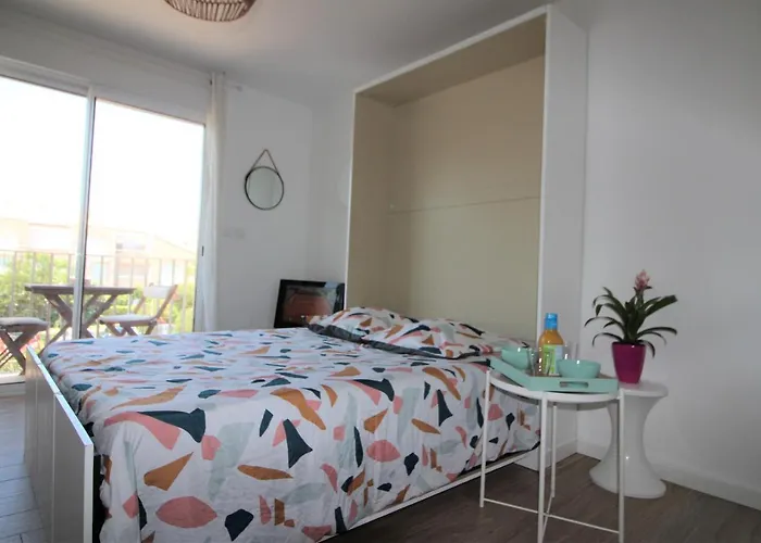 Studio Climatise Tout Confort A 2 Pas De La Mer Avec Parking Prive