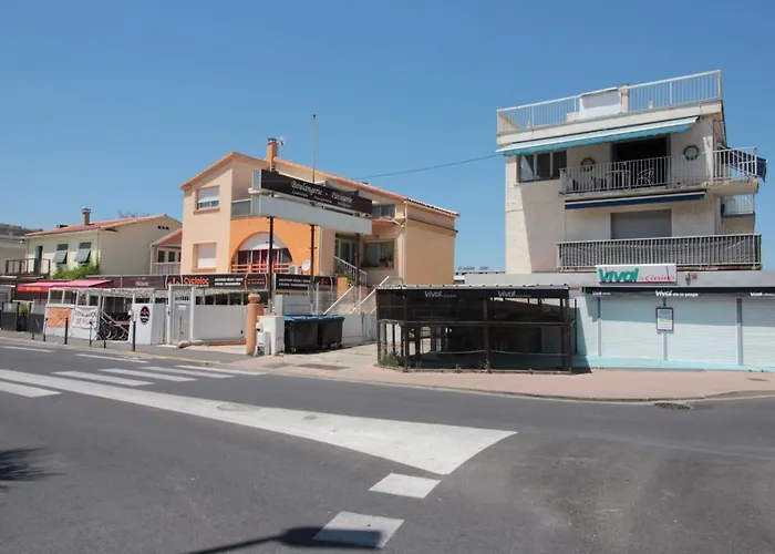 Studio climatisé tout confort à 2 pas de la mer avec parking privé